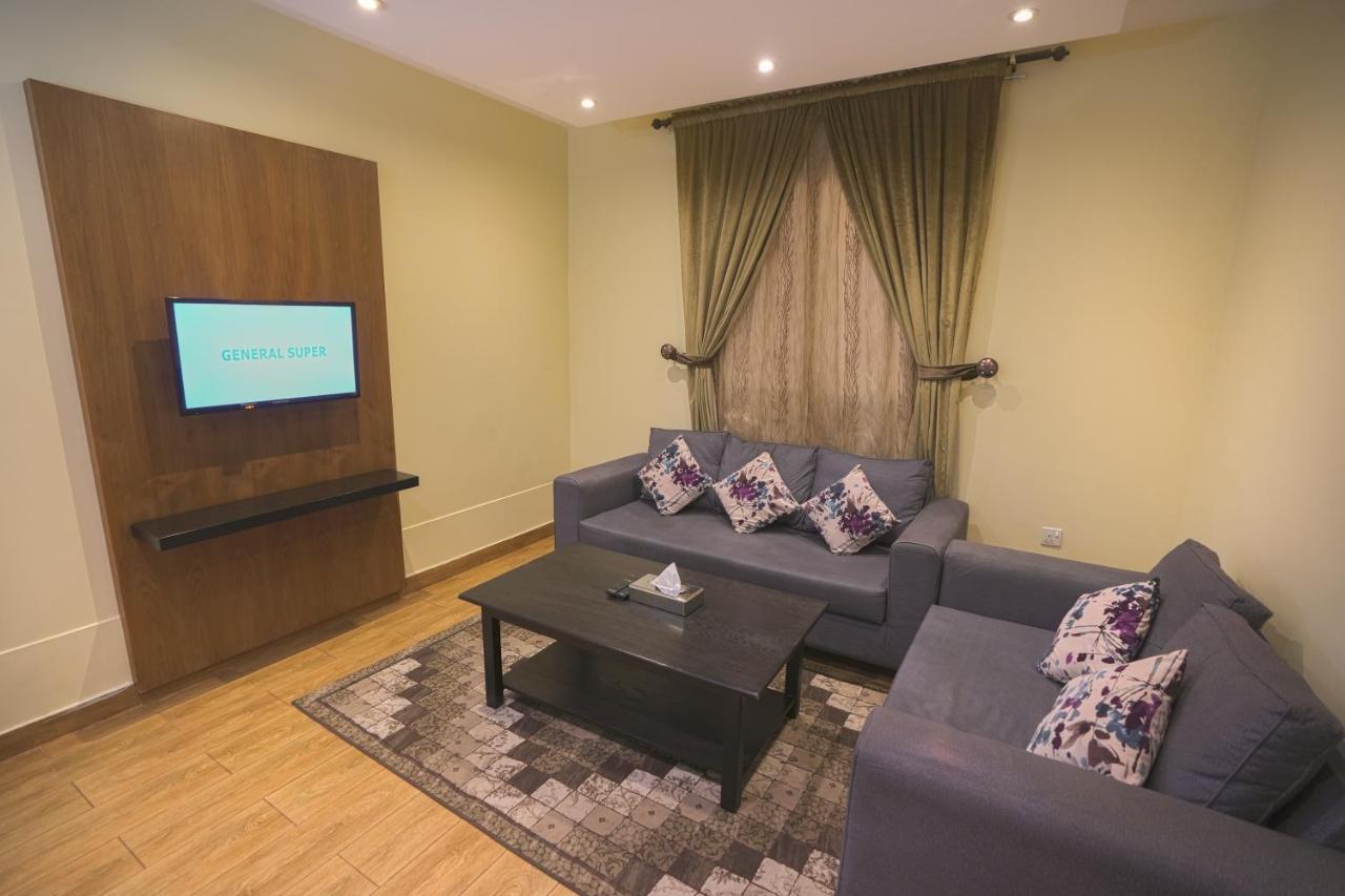 Lareen Suites Aparthotel 3*