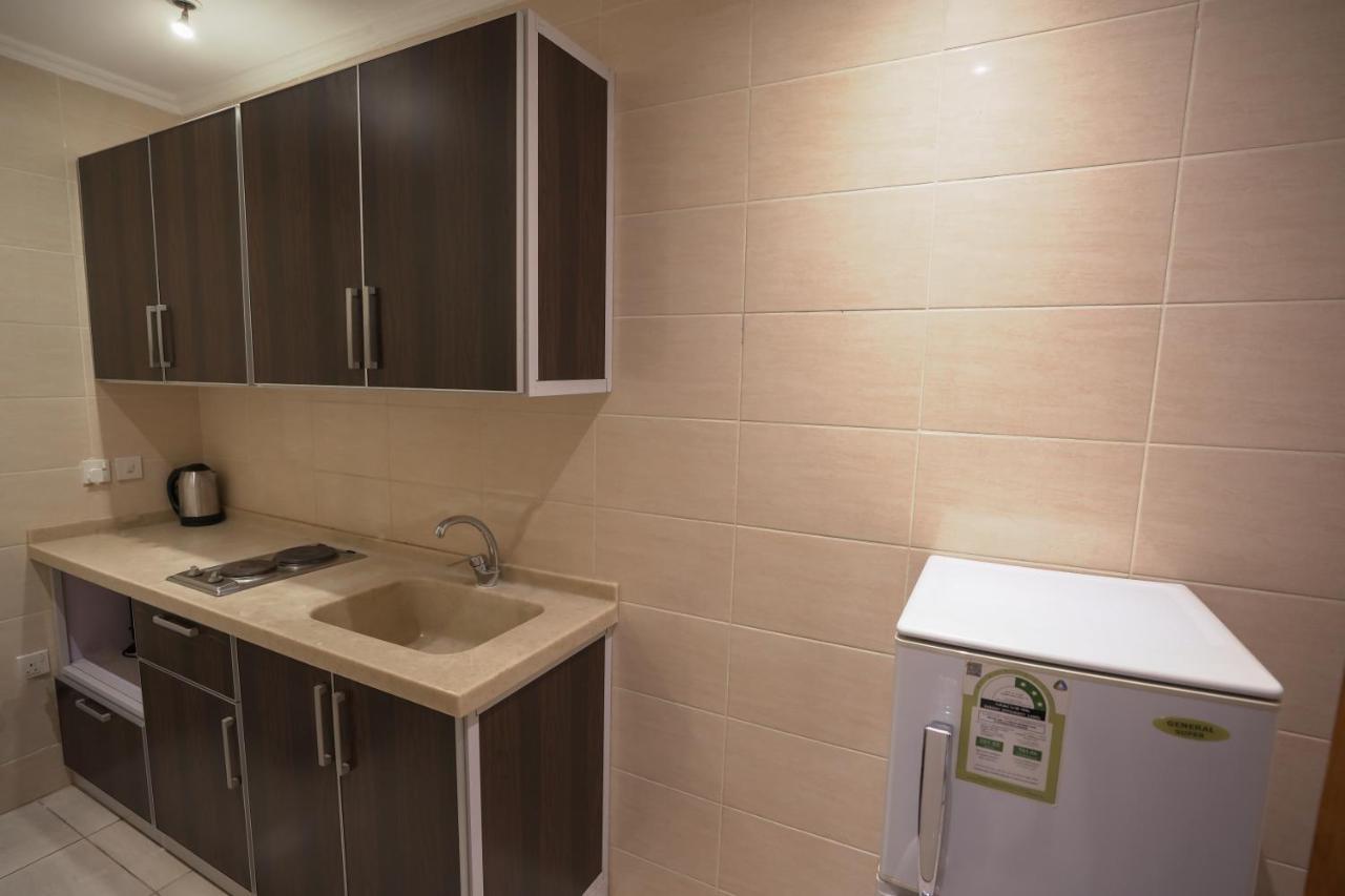 Lareen Suites Aparthotel 3*
